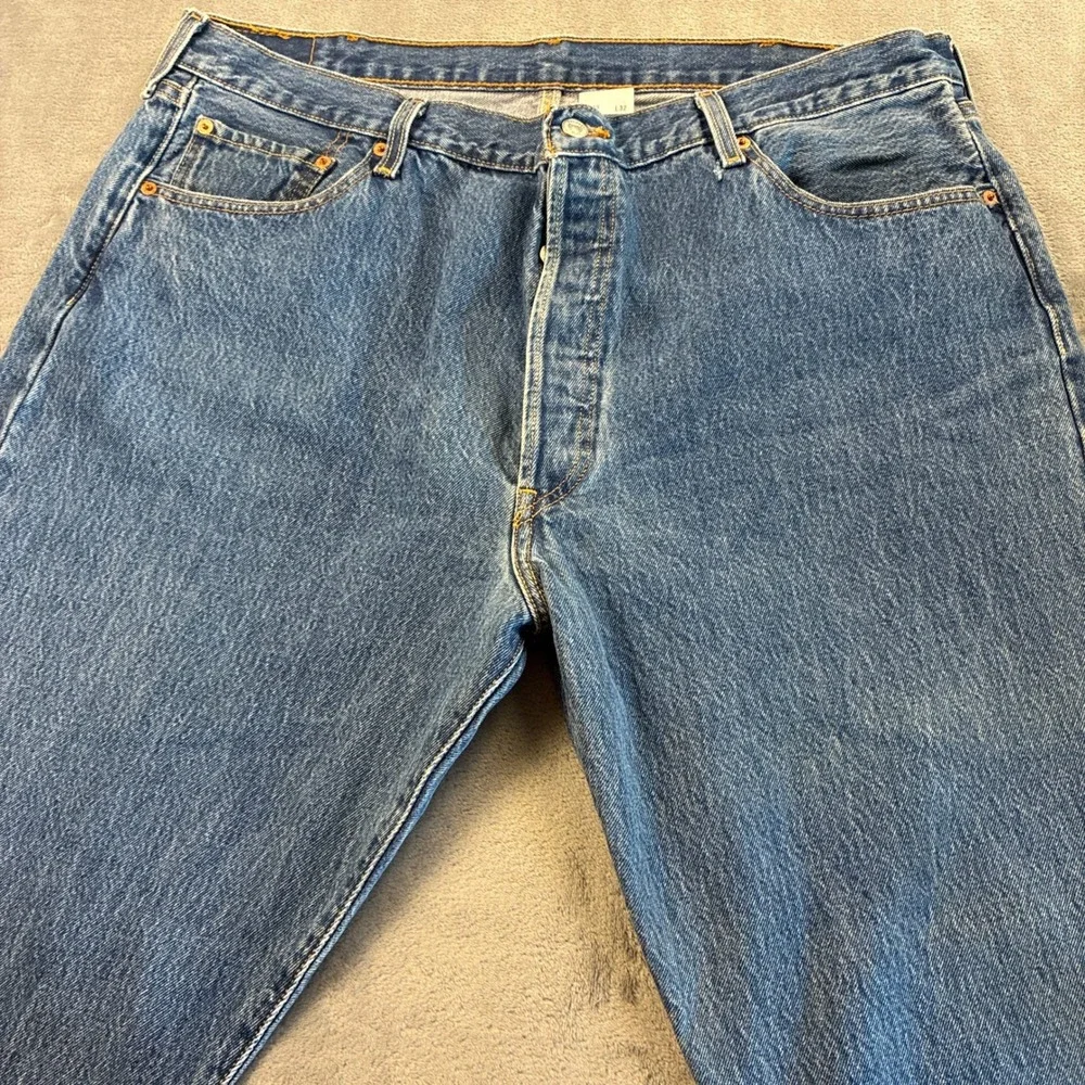 Levis 501 Original Fit Jeans Men's 42x32 Blue Denim Button Fly Straight Leg